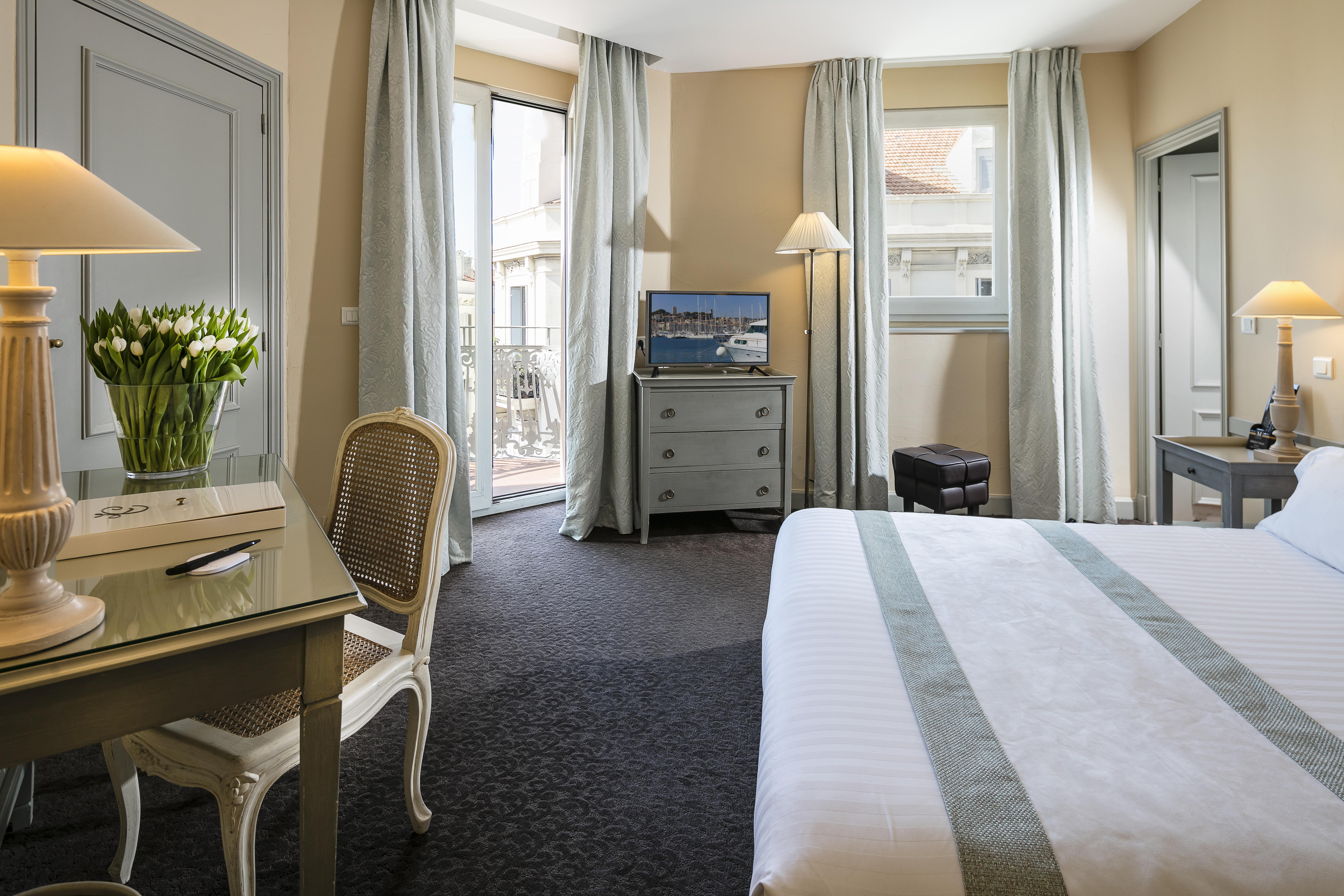 Le Cavendish Hotel Cannes Bagian luar foto